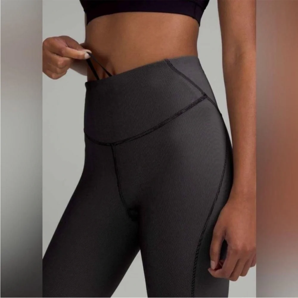 New! Lululemon SZ 2, Base pace HR tight Two tone ribbed 25” leggings.